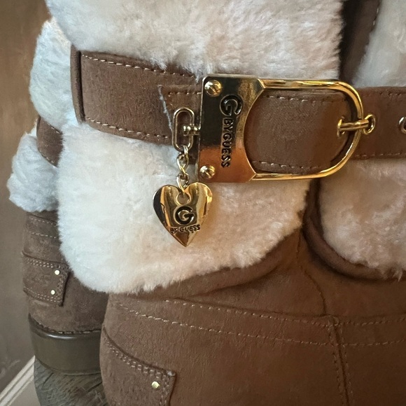 Guess ladies booties NWOT, camel color, brass accessories size 7 1/2 medium - Picture 13 of 14